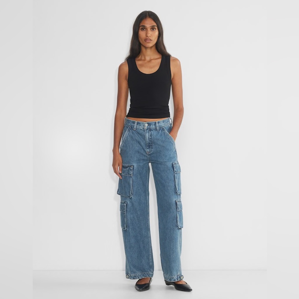 Forum
Denim Forum The '90s Millie Hi-Rise Cargo Jean
NWT
Size 32 regular